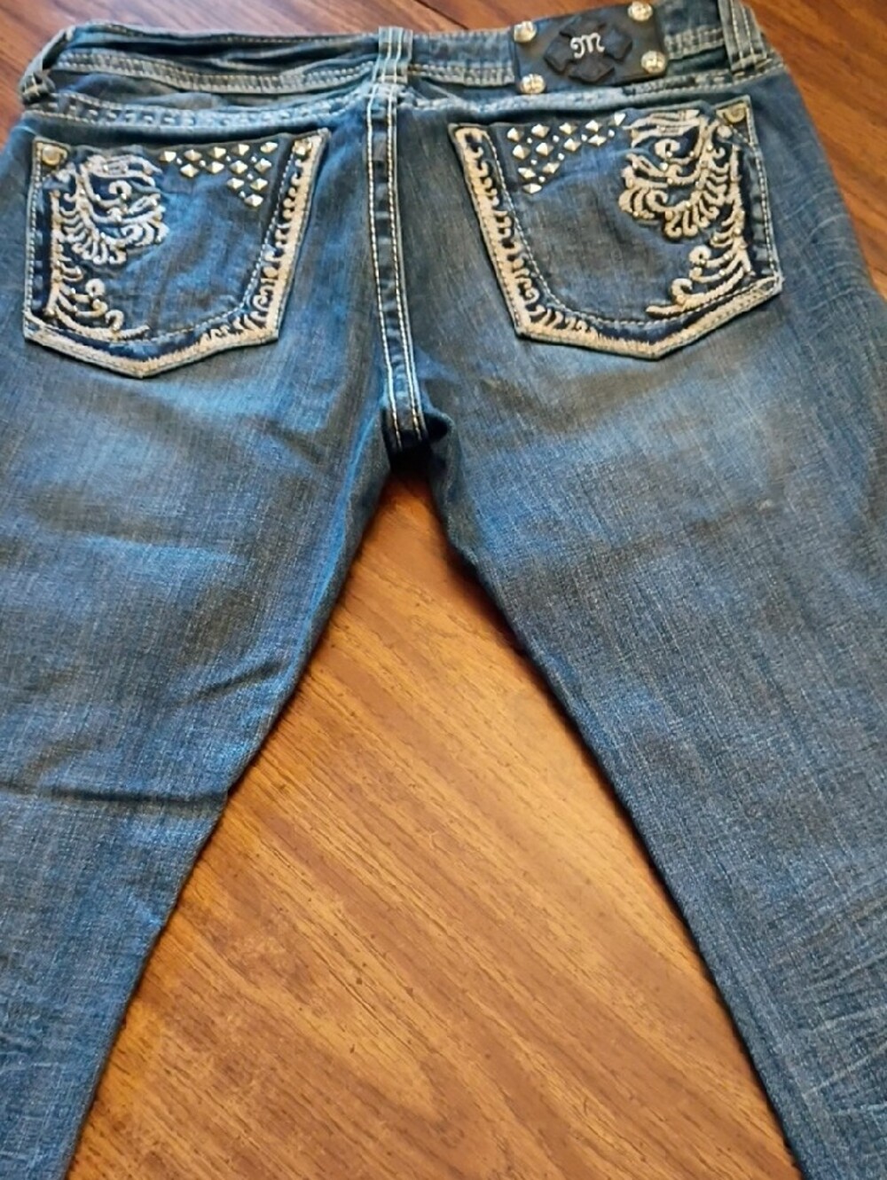 😍Miss Me Mid Blue Straight Leg Jeans with Embroidered Stud Pocket - Picture 13 of 14